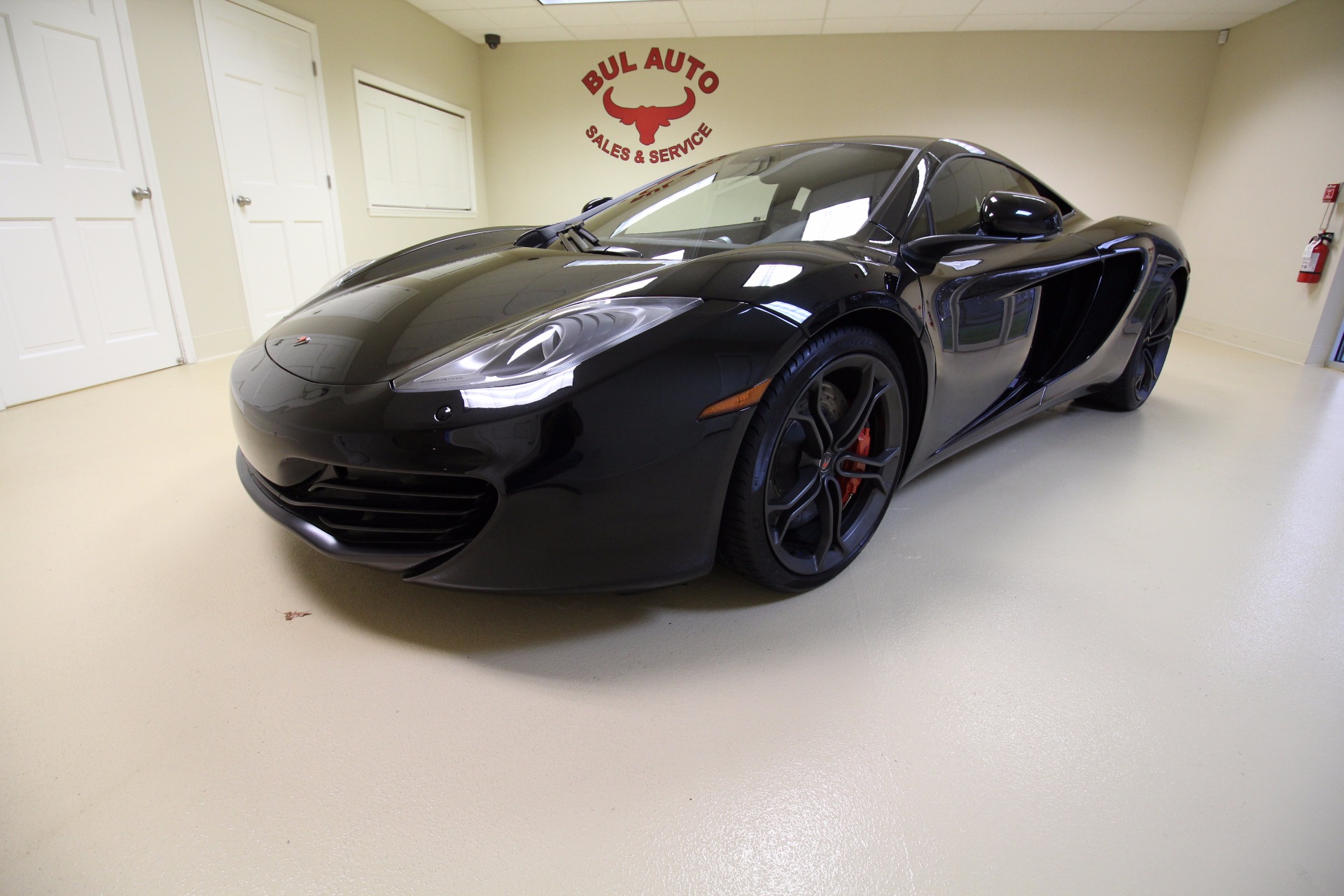 Used 2012 McLaren MP4-12C for sale $113,990 at AAN Master 2027 in Gurnee IL 60031 1