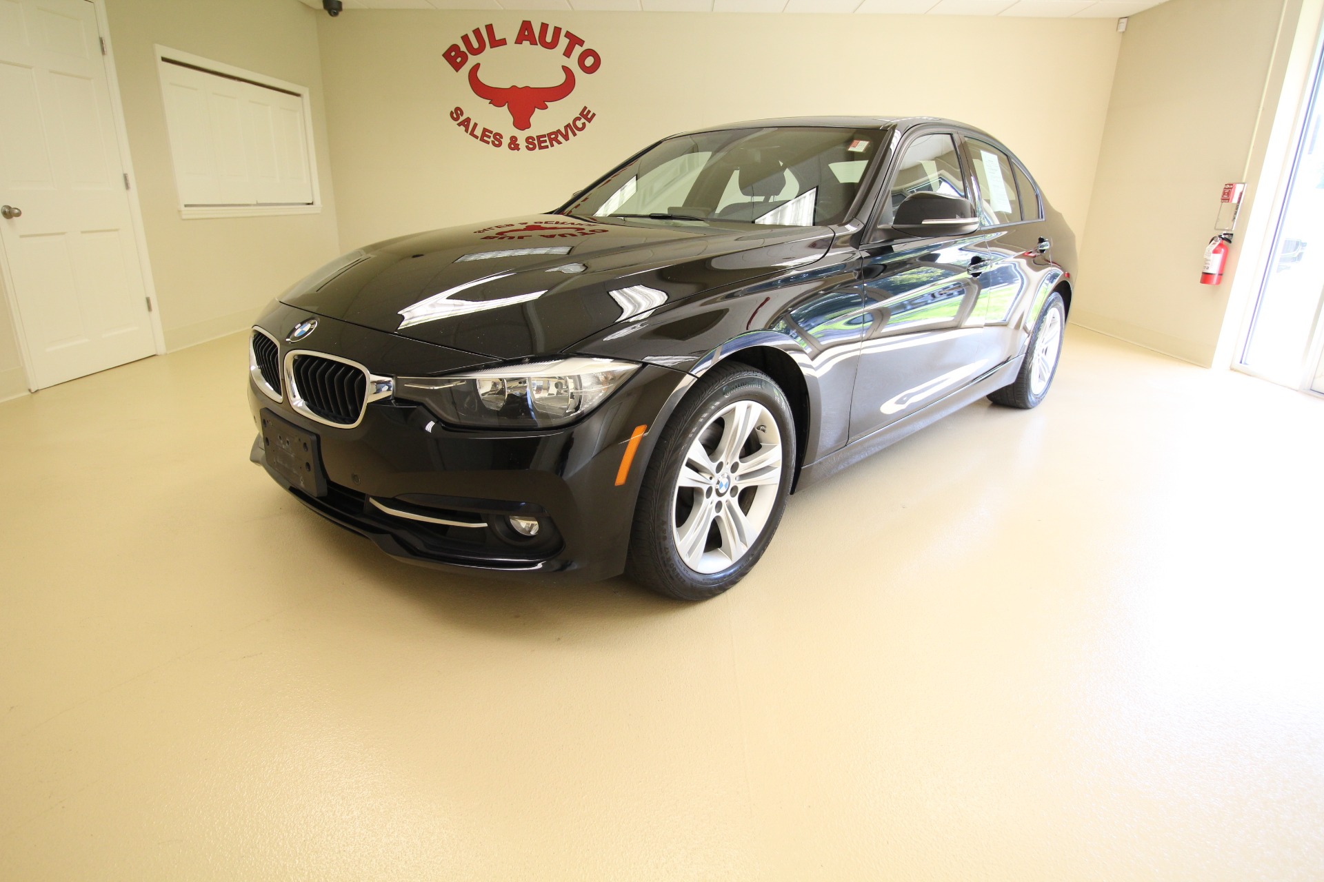 Used 2016 BMW 3-Series 328i xDrive Sedan for sale $24,990 at AAN Master 2027 in Gurnee IL 60031 1