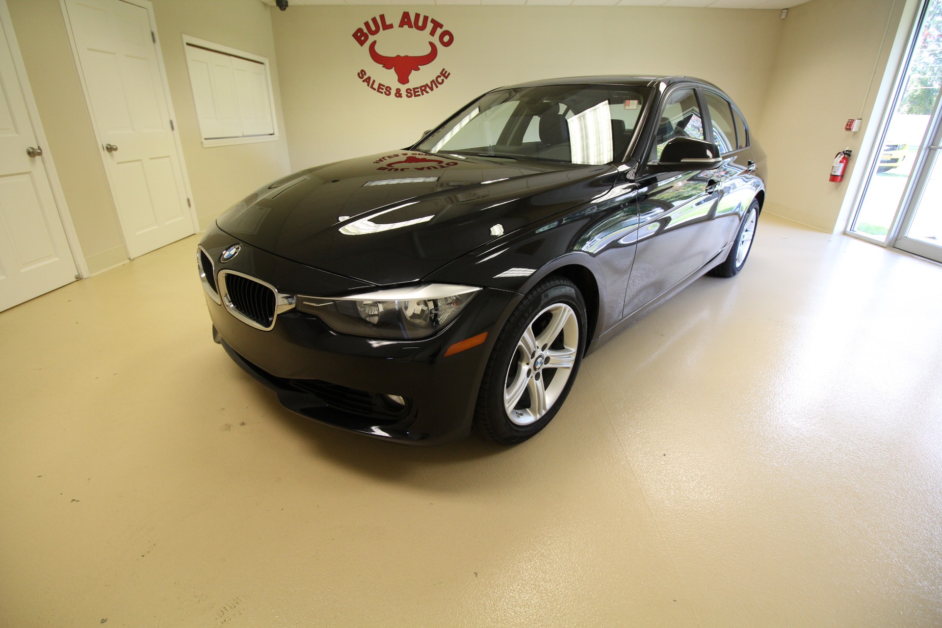 Used 2013 BMW 3-Series 328i xDrive Sedan for sale $16,990 at AAN Master 2027 in Gurnee IL 60031 1