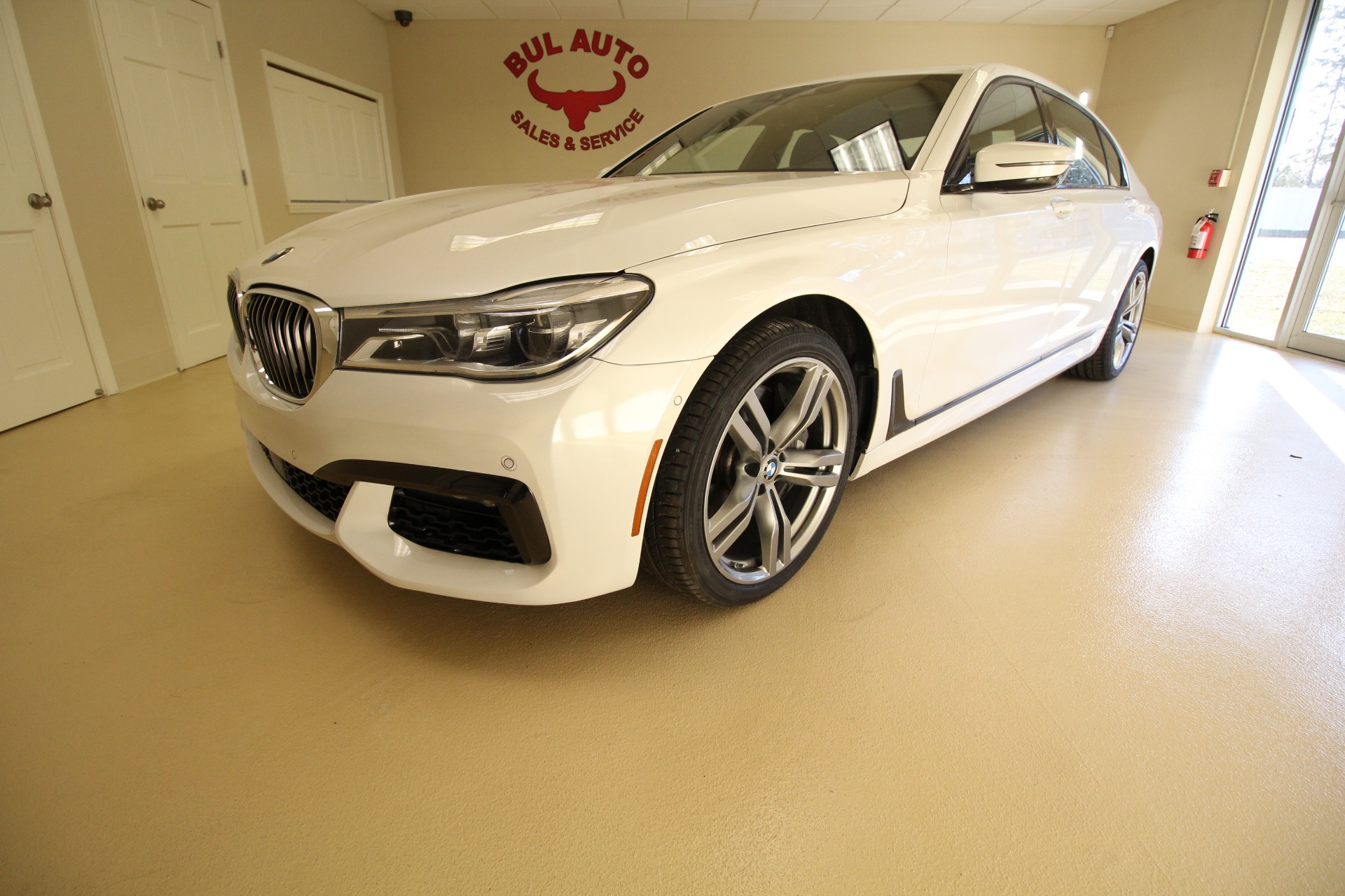 Used 2016 BMW 7-Series 750i xDrive M-Sport for sale $56,990 at AAN Master 2027 in Gurnee IL 60031 1